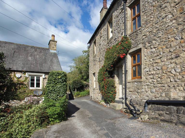 Cottage Settle