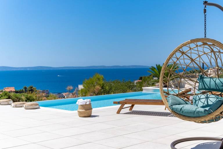 Seaview Villa Nocturno heated pool Jacuzzi