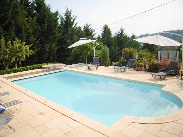 Gite with heated pool, BBQ & garden | Pets allowed — photo 2