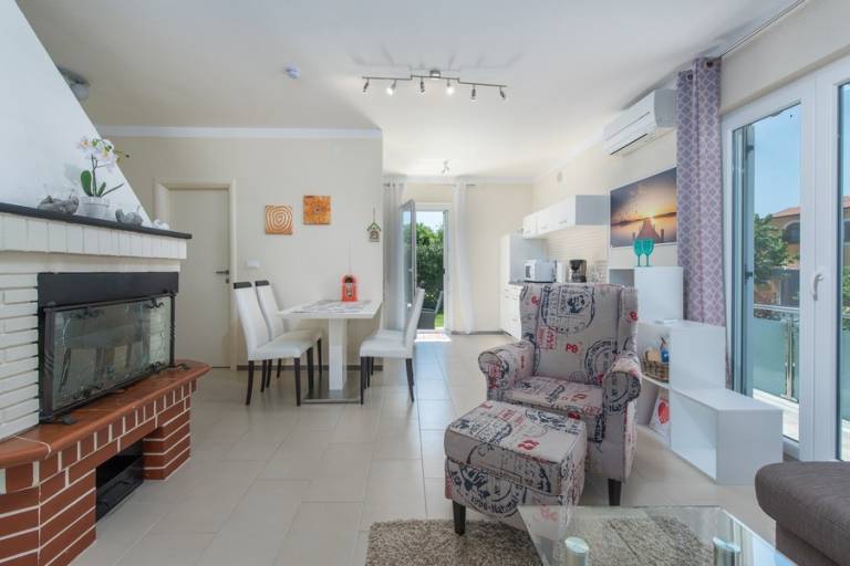 Fully equipped villa with garden, patio & private pool | Dogs allowed — photo 4