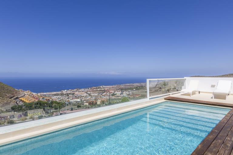 Ferienhaus in Costa Adeje f&uuml;r max. 9 Personen am Atlantik