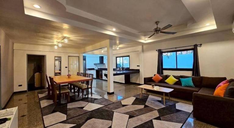 Villa with pool in Pattaya