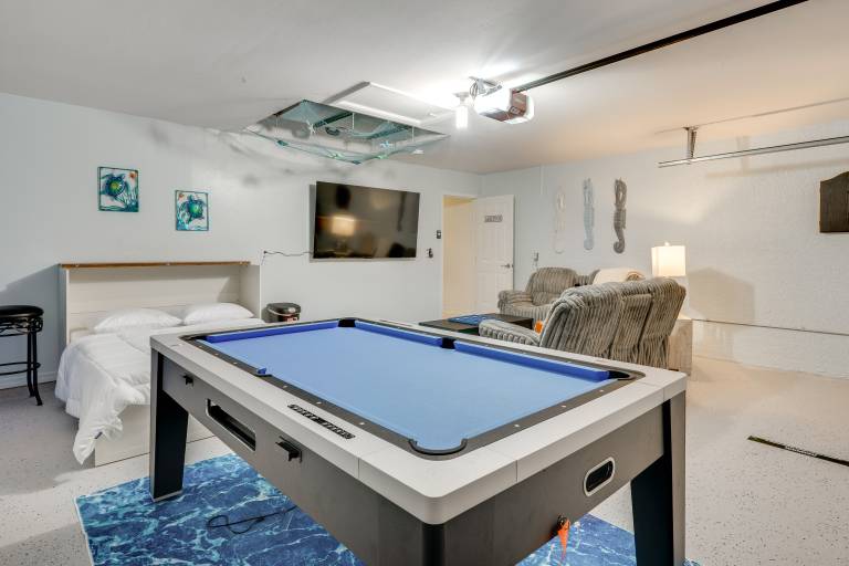 Game Room & Hot Tub: Easy Cape Coral Adventures — photo 4