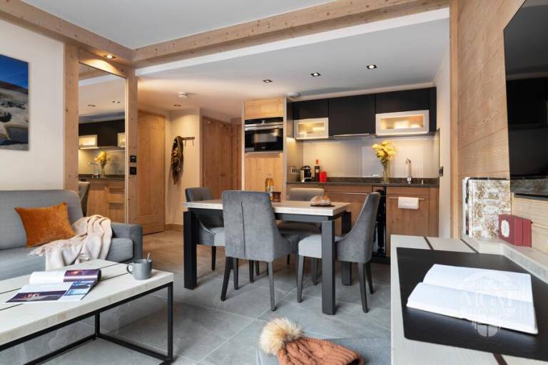 Wifi, view village, fitness, swimming pool, sauna, hammam, balcony, parking, tv, ski locker, 37m² — photo 5