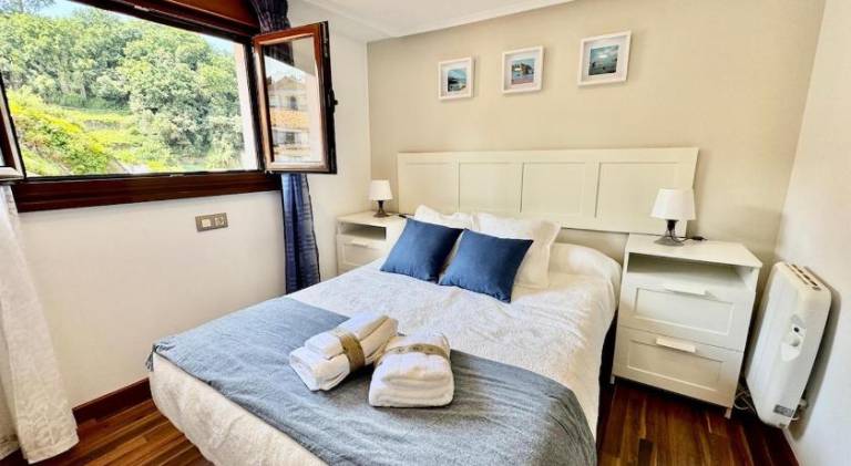 Vacation home with 2 rooms for 4 persons in Cudillero