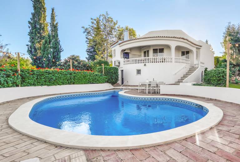 Ferienhaus in Carvoeiro, Algarve f&uuml;r max. 4 Personen am Atlantik
