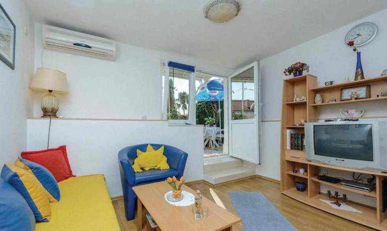 Holiday apartment with patio | Sea view — photo 2