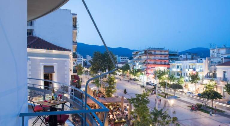 Serviced apartment with patio | Pets allowed in Kalamata