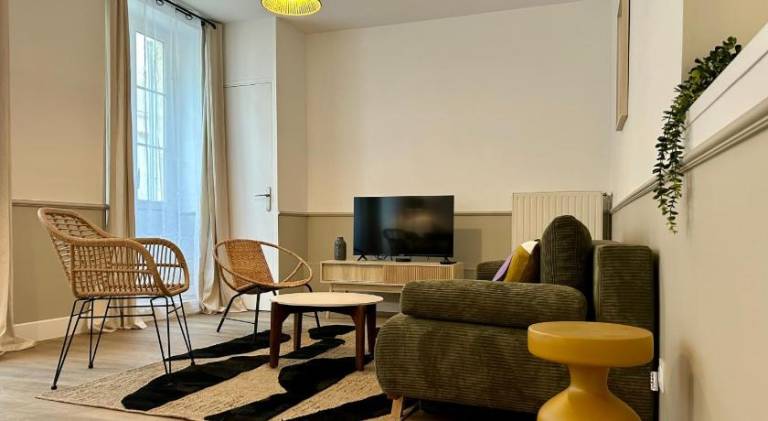 Holiday apartment with terrace | Good for workation in Nevers