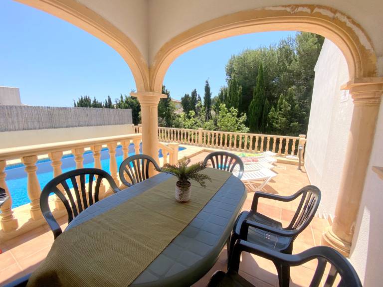 Vacation home with garden, patio & private pool — photo 2