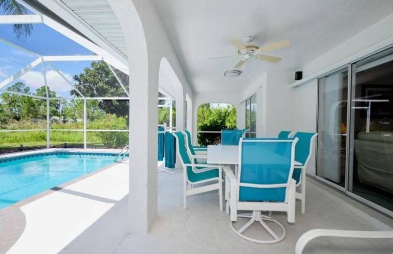 House  Gardens of Gulf Cove