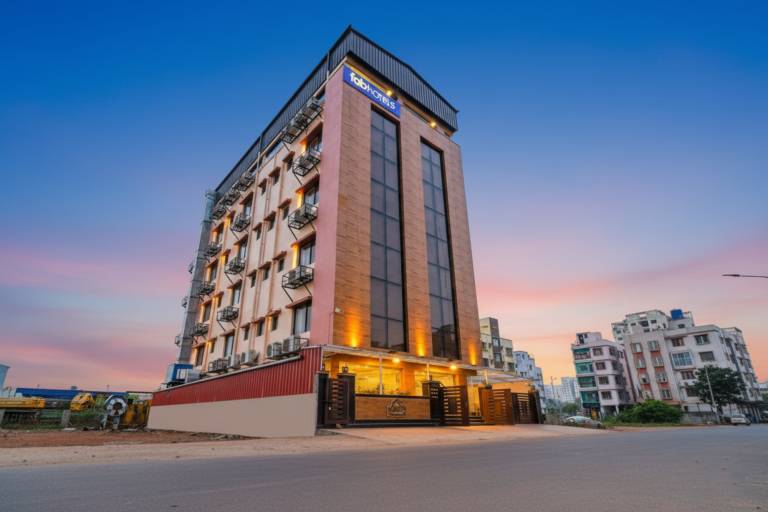 FabHotel Prime The Pavilion Nr City Centre 2