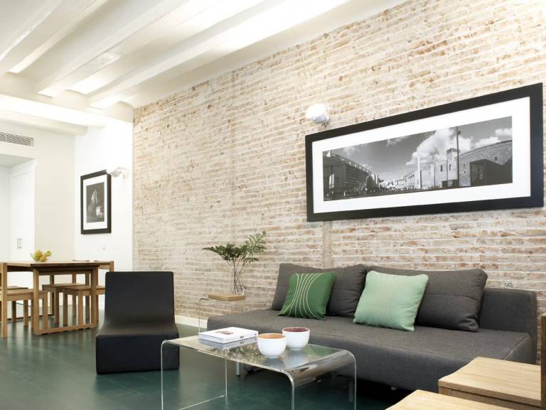 Holiday apartment with patio | Near Plaça de Catalunya | Pet-friendly — photo 4