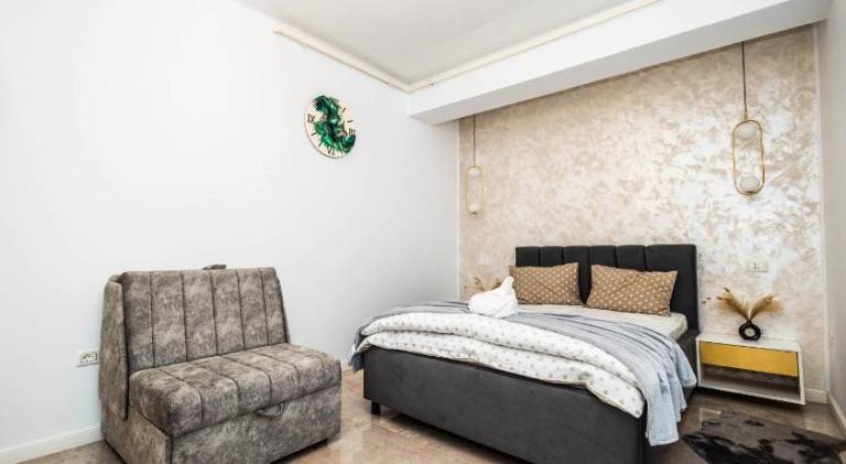 Beautiful apartment with pool | Beach nearby | Dogs allowed in Constanta
