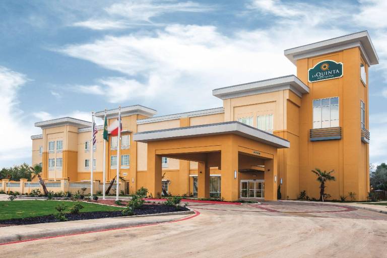 La Quinta Inn & Suites by Wyndham Cotulla in Cotulla, TX