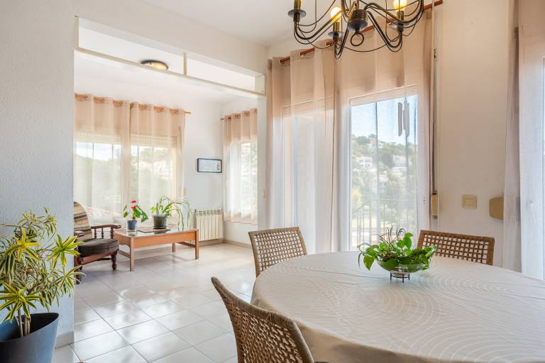 Vacation home with garden, terrace & private pool | Mountain view — photo 4