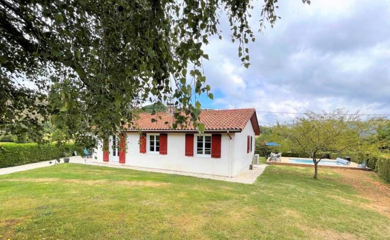 Gite with pool, terrace & garden | Pets are welcome — photo 2