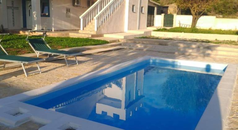 Lovely villa with pool | Pet-friendly in Vodice