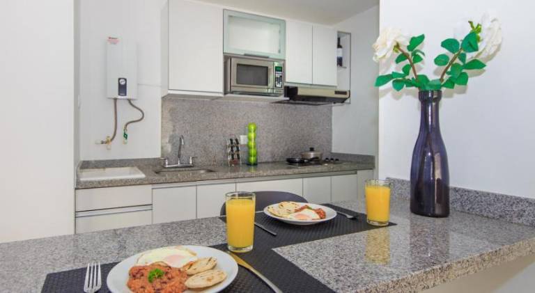 Pleasant serviced apartment with garden, patio & BBQ | Pets allowed — photo 5