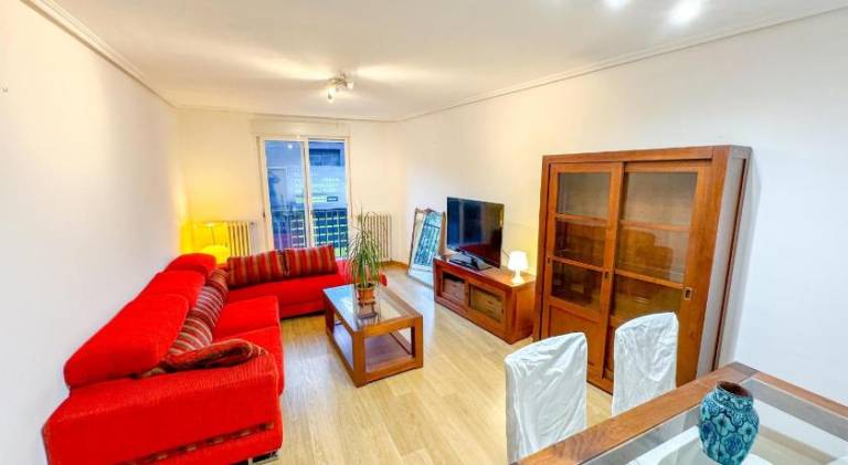 Apartment | Next to Puente de Piedra — photo 2