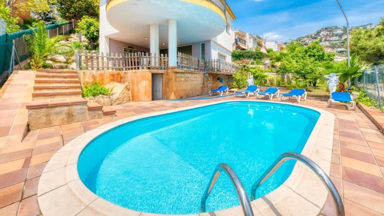 Villa "CostaCabana - Villa Valentina" with Pool, Garden and Wi-Fi — photo 3