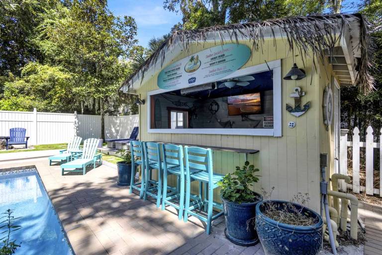 Fully equipped spacious vacation home with barbeque | Beach nearby | Dogs allowed — photo 2