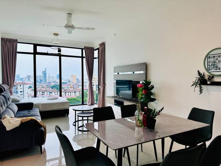(New) Harmony BEACON Executive SUite 2BR Homestay Infinity Pool@8pax CH — photo 4