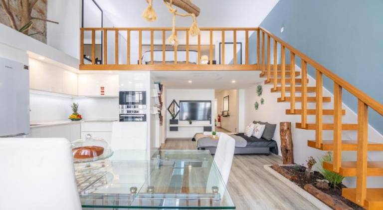 Host Wise - Deluxe Spacious Flats w Mezzanine — photo 5