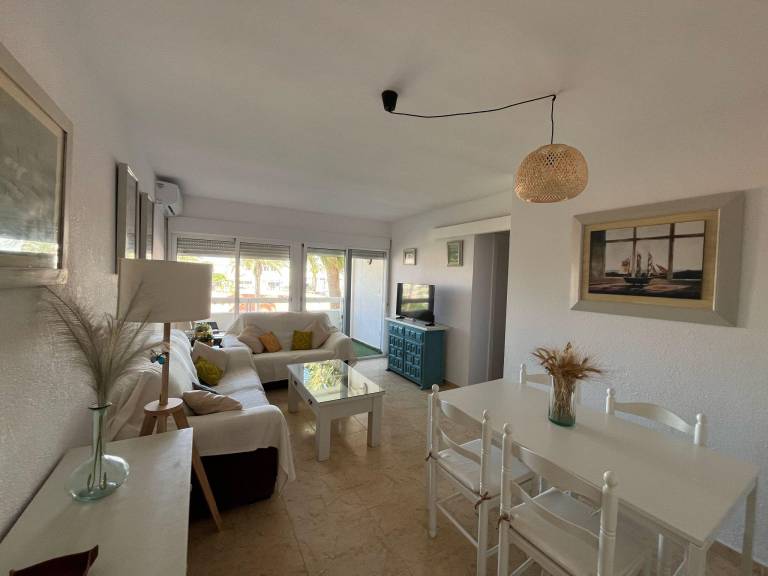 Lovely 2 bedroom apartment at 100 meters from the beach in Roquetas de Mar