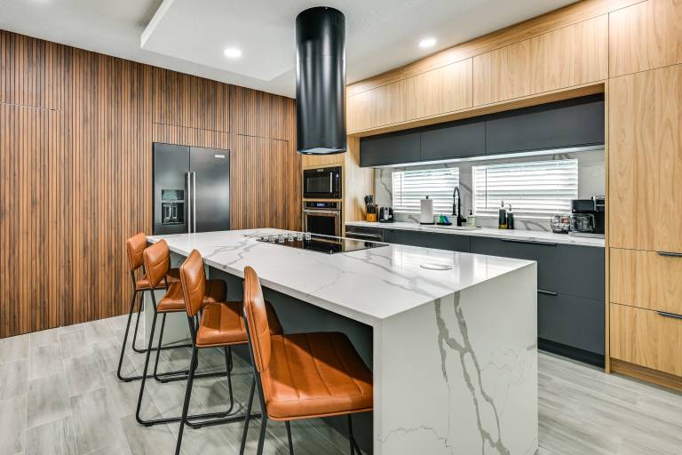 Modern Lakeland Golf Retreat w/ Putting Green — photo 2