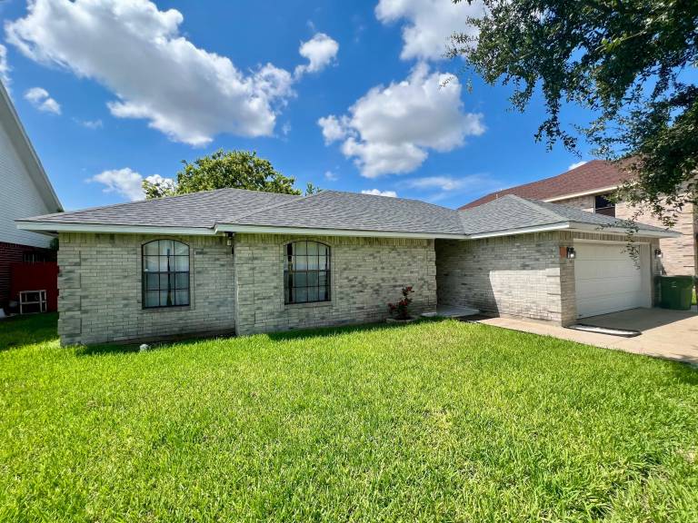 Vacation home with BBQ | City view in Brownsville, TX