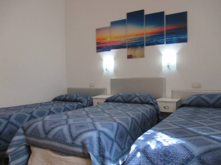 Apartment with garden — photo 3
