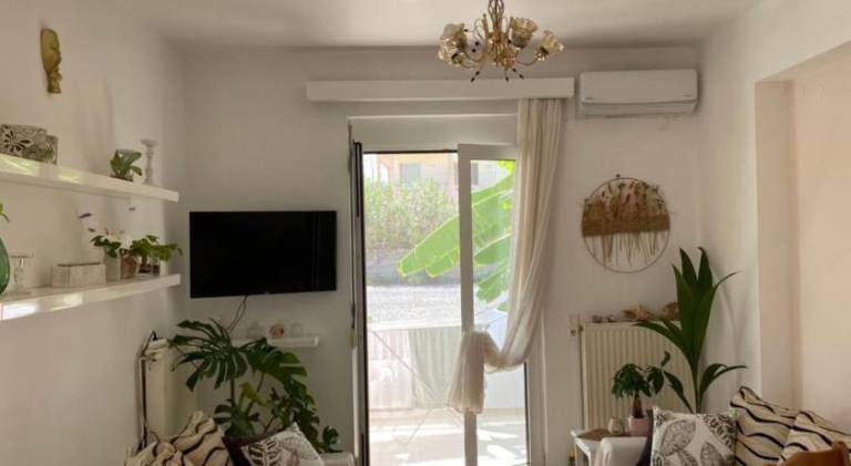 Holiday apartment with garden, BBQ & patio — photo 2