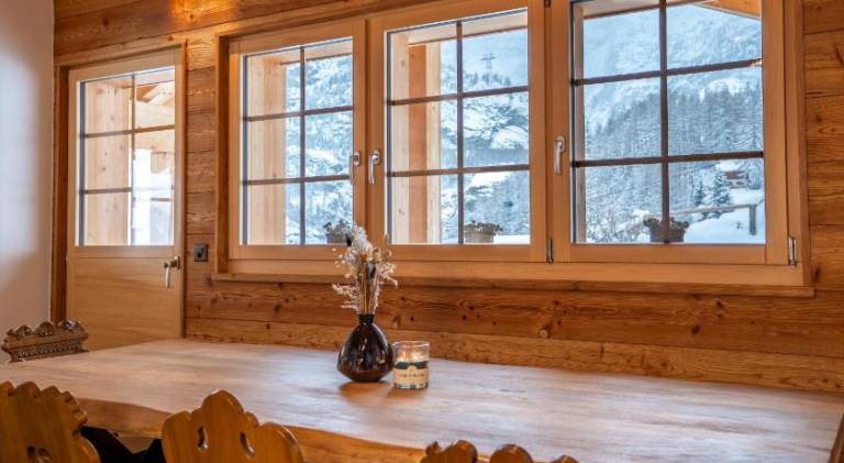 Spacious chalet with hot tub | Close to the ski | Pet-friendly — photo 4