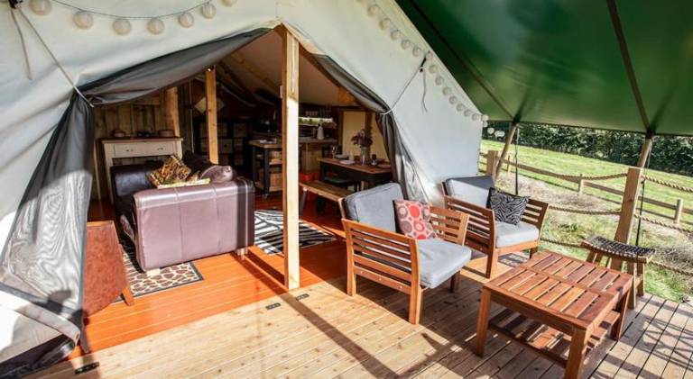 Hakuna Matata Safari Lodge - Sublime, off-grid digital detox with hot tub — photo 3