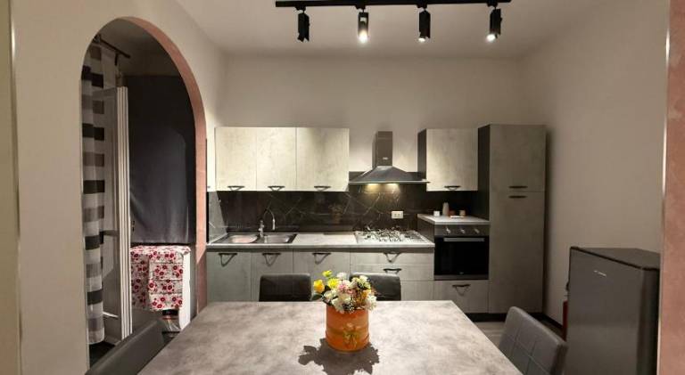 Rental apartment with 2 rooms for 6 persons in Salerno