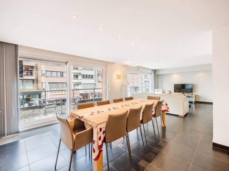 Spacious flat with lateral sea view — photo 2