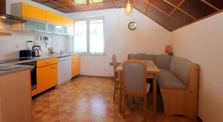 Apartment with yard, terrace & grill — photo 2