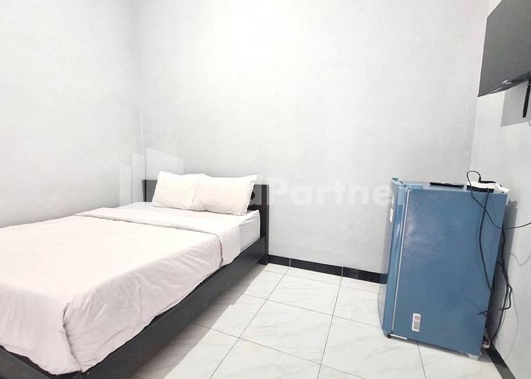 Vins Homestay Kroya Mitra RedDoorz