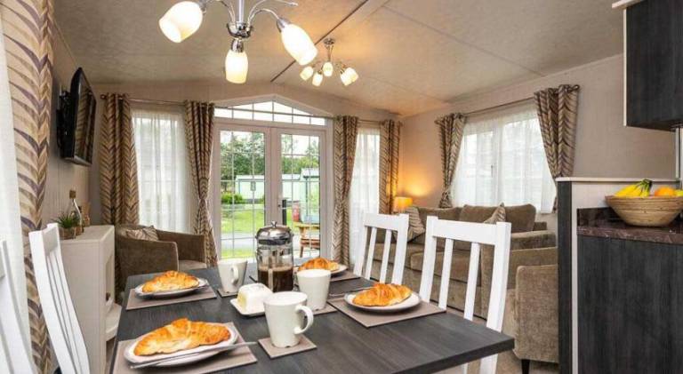 Lodge with terrace | Pets are welcome — photo 3