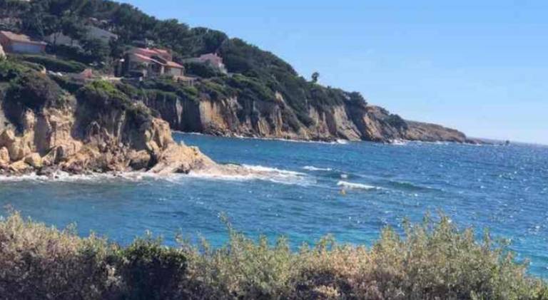 Fully equipped apartment with barbeque & yard | Pets allowed in Bandol