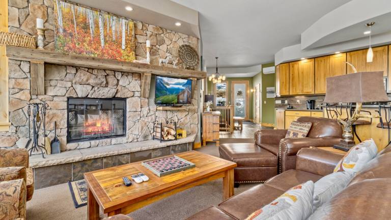 Family-oriented ample condo with patio & private pool | Dogs allowed — photo 3