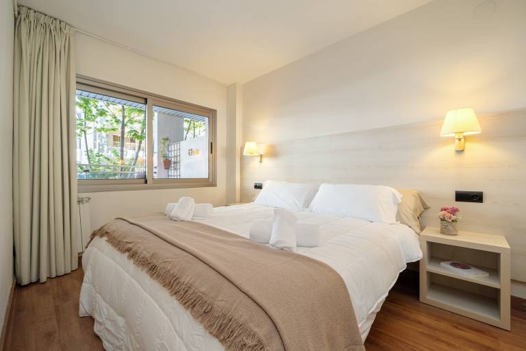 Apartment 'Apartamentos Salou - 112' with Shared Pool, Wi-Fi and Air Conditioning in Cambrils