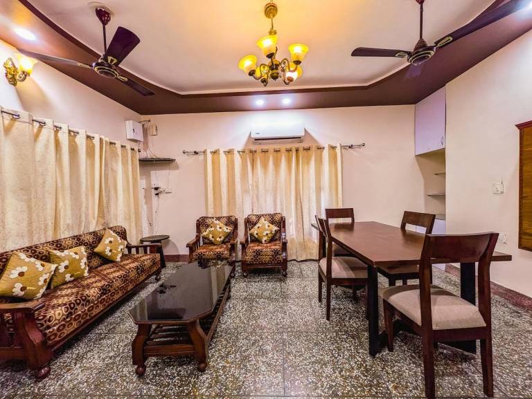 House with barbeque in Dehradun