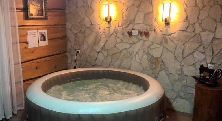 Pleasant vacation home with jacuzzi | Pets allowed — photo 4