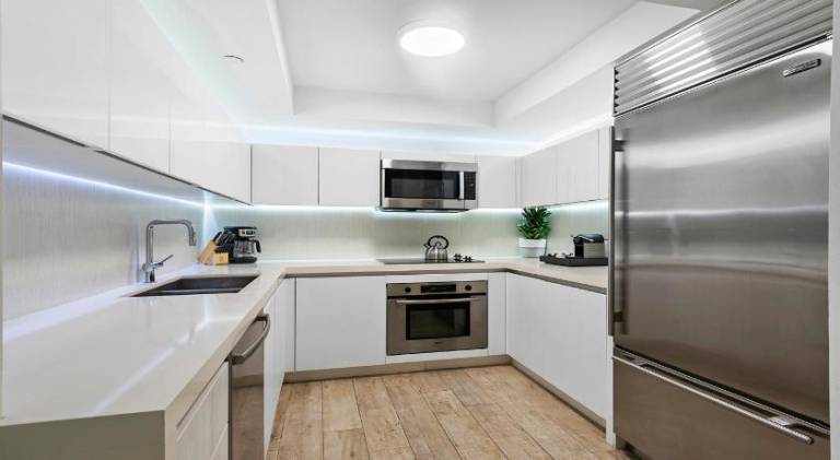Holiday apartment with hot tub | Near Miami Beach Botanical Garden — photo 4