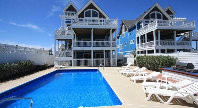 House with jacuzzi & pool — photo 5