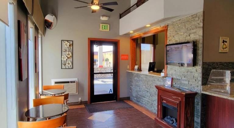 Hotel Castle Rock CO Downtown — photo 5