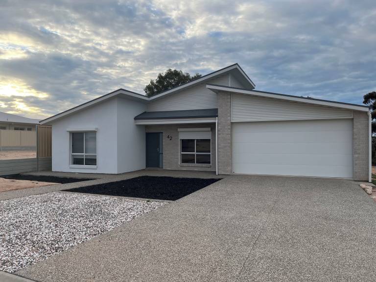 House  Moonta Bay