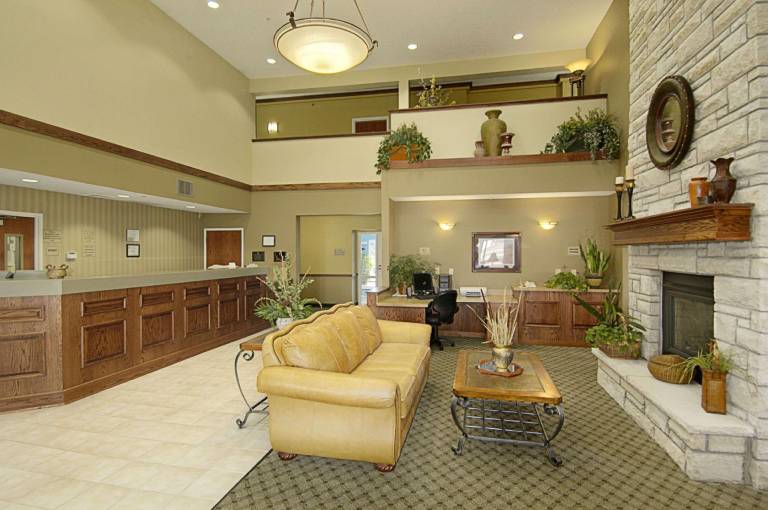 Super 8 By Wyndham Topeka At Forbes Landing — photo 2